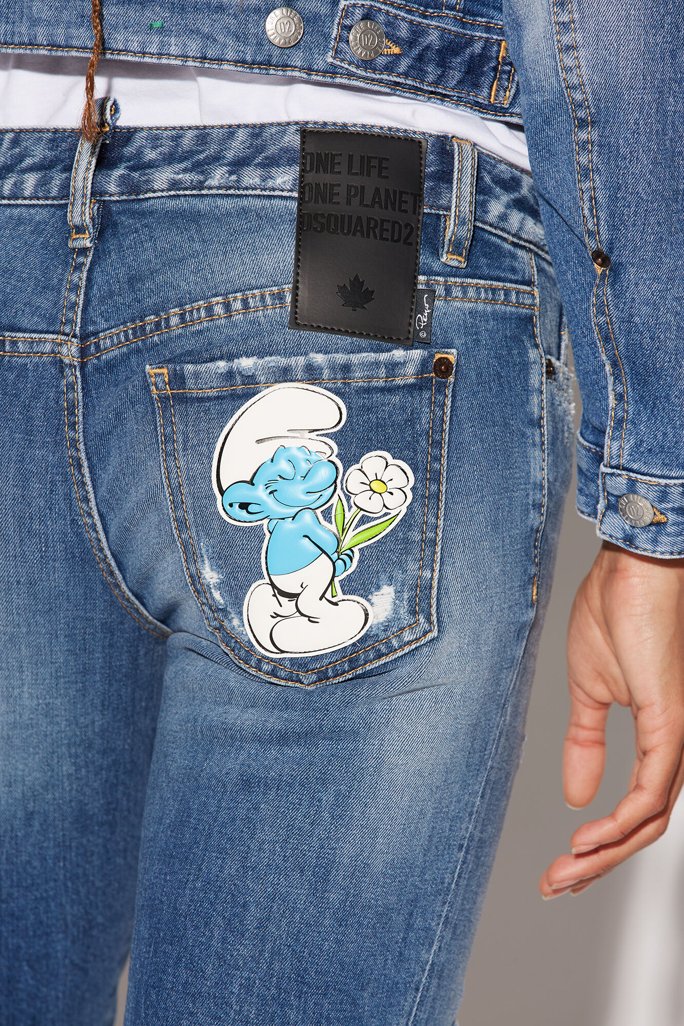 Smurfs Medium Ripped Wash Jennifer Jeans